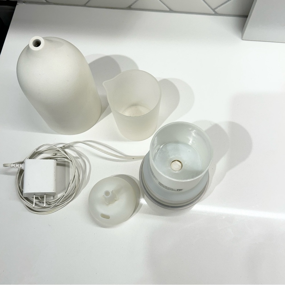 Vitruvi Stone Diffuser - Picture 10 of 11